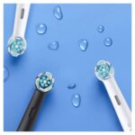 Oral-B iO Series 5 Electric Toothbrush with Pressure Sensor and Travel Case Matt Black - Image 4