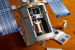 LEGO Icons Hubble Space Telescope για 18+ Ετών 1252τμχ - Image 16