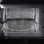 Electrolux Built-in Microwave Oven with Grill 25lt Black - Image 6