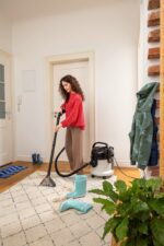 Karcher SE 4 Plus Vacuum Wet / Dry 1000W with Plastic Bin 4lt - Image 2