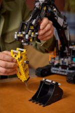 LEGO Technic Volvo EC500 Hybrid Excavator για 18+ Ετών 2359τμχ - Image 11