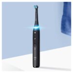 Oral-B iO Series 5 Electric Toothbrush with Pressure Sensor and Travel Case Matt Black - Image 2
