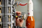 LEGO Icons NASA Artemis Space Launch System για 18+ Ετών 3601τμχ - Image 8