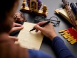 LEGO Harry Potter Hogwarts Icons Collectors' Edition For 18+ Years - Image 6