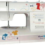 Lucznik Domestic Sewing Machine Laura 555