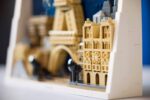 LEGO ARCHITECTURE 21064 Paris – City of Love - Image 13