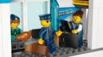 LEGO CITY 60502 Airport with Airplane - Image 8