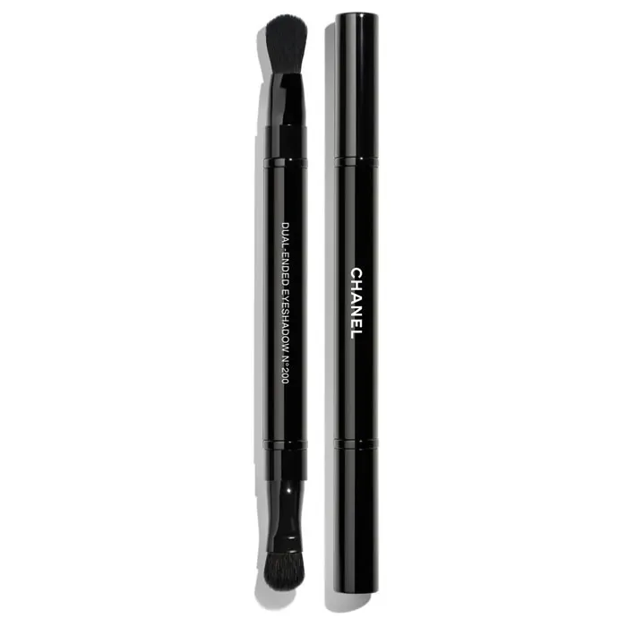 3145891388572_1.webp Chanel Retractable Dual Ended Eyeshadow Brush Nº200 - Image 1