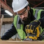 DEWALT DCW200NT Παλμικό Τριβείο Χούφτας Solo με Ρύθμιση Ταχύτητας και με Σύστημα Αναρρόφησης - Image 2
