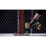 DEWALT DCF922P2T Brushless Impact Wrench Battery 18V 2x5Ah with Socket 1/2" - Image 4