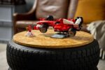 LEGO ICONS 11375 Ferrari F2004 & Michael Schumacher - Image 14