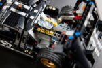 LEGO TECHNIC 42223 1966 Ford GT40 MKII Race Car - Image 7
