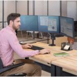 Fellowes Platinum Series Triple Monitor Arm - Image 4