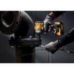 DEWALT DCF922P2T Brushless Impact Wrench Battery 18V 2x5Ah with Socket 1/2" - Image 3