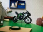 LEGO TECHNIC 42170 Kawasaki Ninja H2R - Image 6
