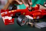 LEGO ICONS 11375 Ferrari F2004 & Michael Schumacher - Image 10