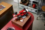 LEGO ICONS 11375 Ferrari F2004 & Michael Schumacher - Image 8