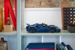 LEGO Technic 42154 Ford GT 2022 - Image 8