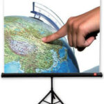 Avtek TRIPOD Standard 150 projection screen 1:1