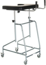 Four-wheeled support of pulpit type - walker