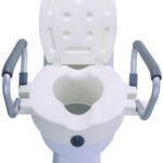Raising toilet seat with foldable handrails AT51205