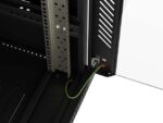 Szafa instalacyjna rack stojąca 19 cali 18U 600x600 drzwi przeszklone (Flat pack) czarna - Image 6